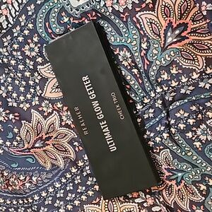 Realher ultimate glow glitter cheek trio. Brand new never used